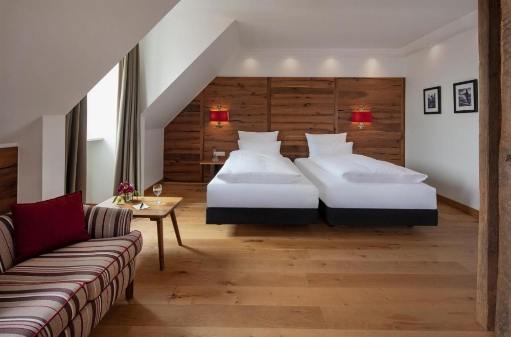 Room image 4