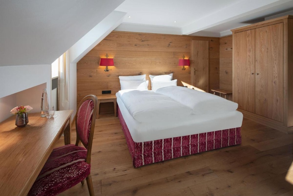 Room image 4