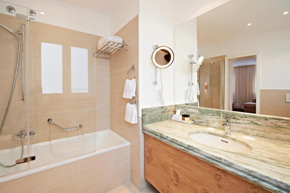 Room image 5